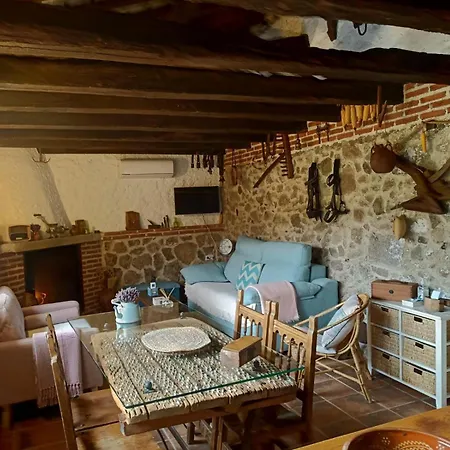 Casa La Almazara * La Parra (Castile and Leon)